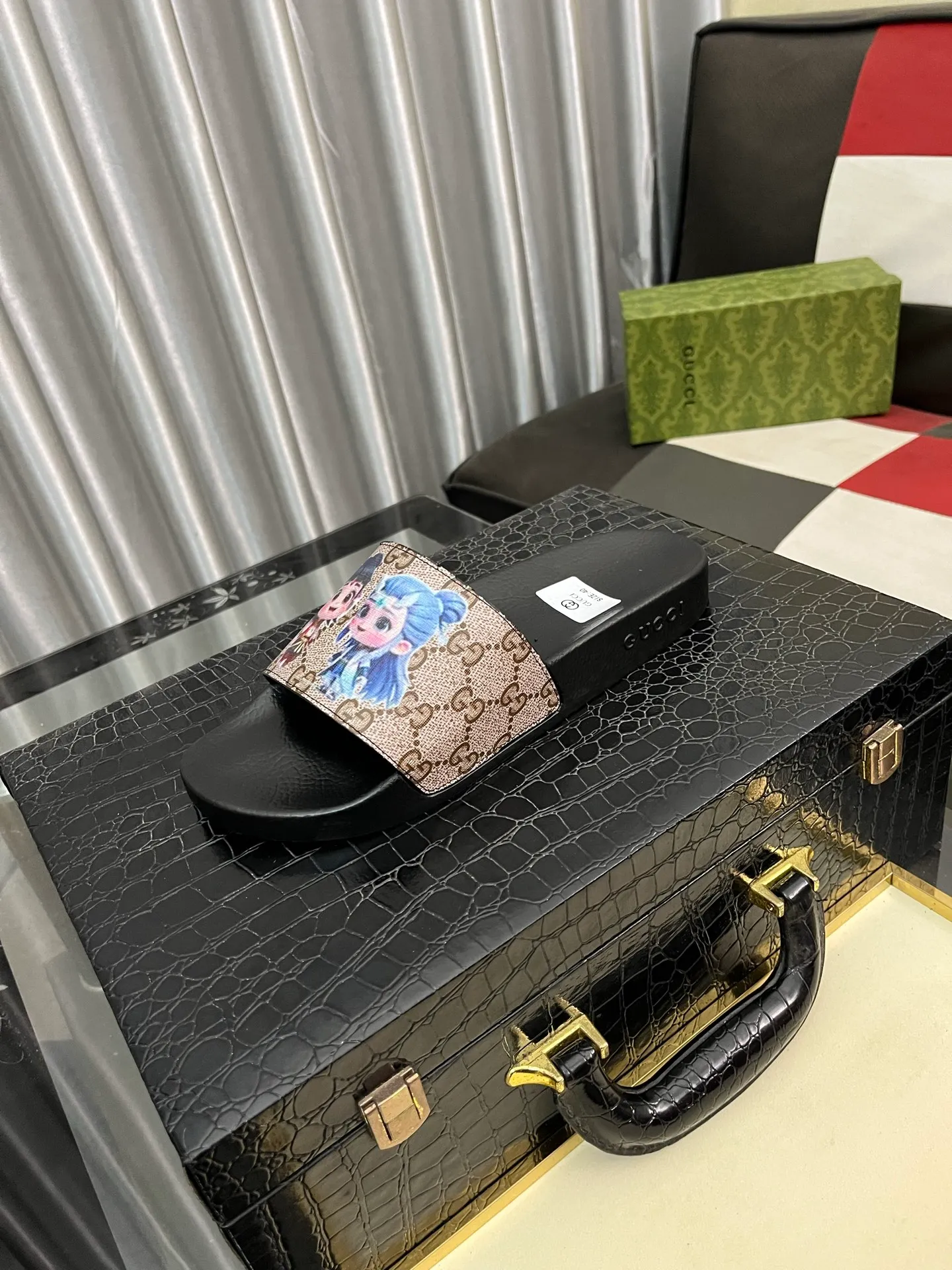 Men's Men's Shoes💰220⌚️⌚️ＧＵＣＣＩ.Gucci.Official website 1:1 popular slippers on sale! Original original material 🩴 SIZE: 38-46 (45.46 non-refundable)